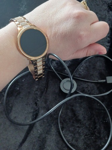 Fossil womans smart watch with - fossil,