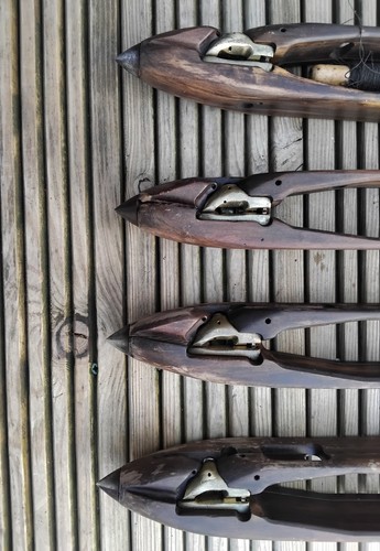 Flying weaving shuttles - flying,