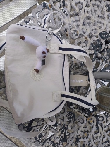 White daisy kipling shoulder - white,