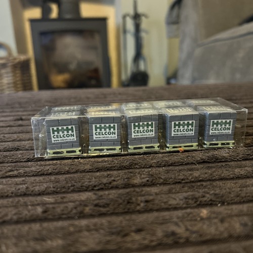 Grey brick pallets - , 1/50