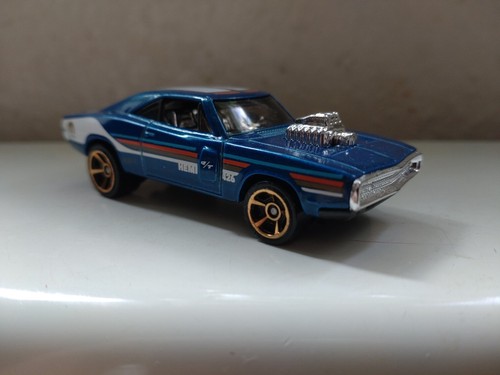 Hot wheels dodge charger - hot,