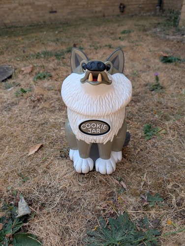 Vintage howling wolf cookie - vintage,