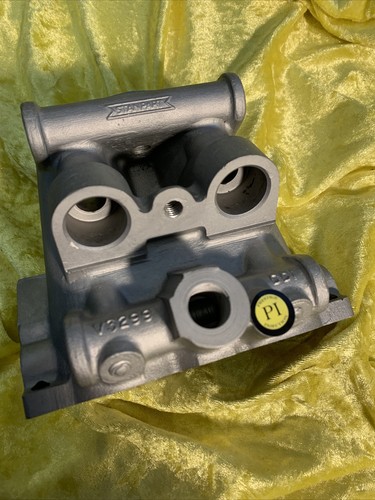 Triumph tr6 2500pi injection - triumph, 2500pi,