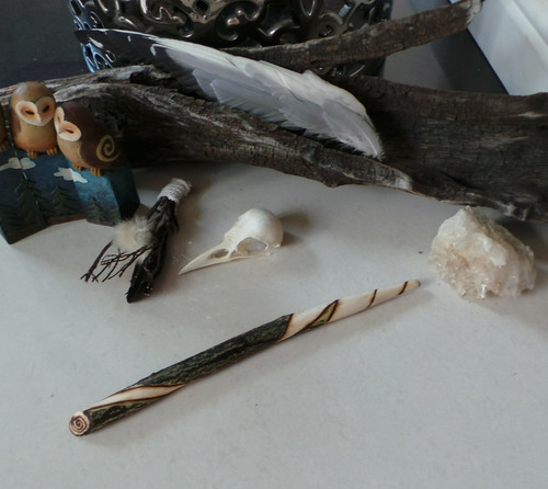 Holly wand pagan - holly, wiccan