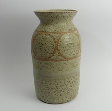 ISLE OF WIGHT ART POTTERY VASE (MARKED TO THE BASE)