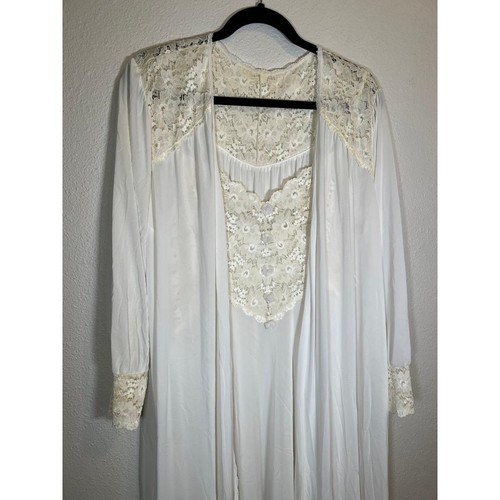 Vintage lace peignoir - vintage,