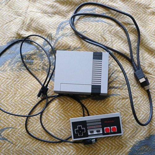 Nintendo mini nes classic - nintendo,