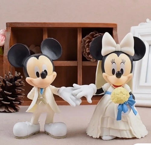 Disney mickey and minnie - mickey,