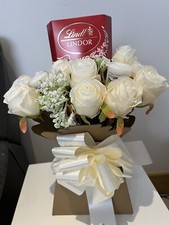 LARGE LINDT MILK CHOCOLATE