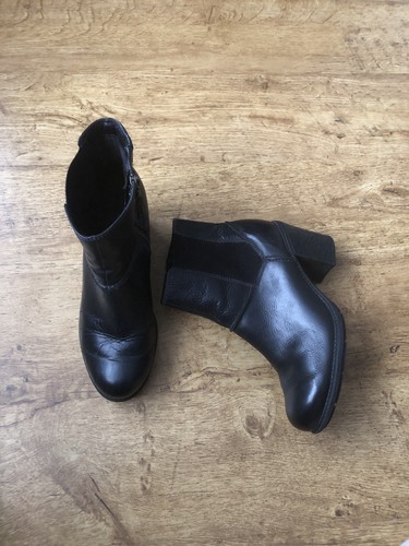 Clarks ankle boots size - ankle, 6