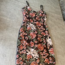 Embroidered Dress Size 6 Quiz