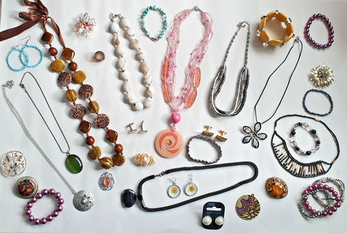 Costume jewellery bundle - bundle, job