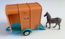 Vintage Britains 9547 Horse Box with Horse Toy (1:32) 1971 (Pine Lodge Stables)