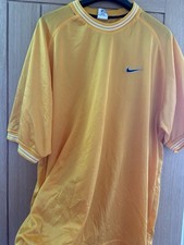 Vintage Nike mesh tee 💛