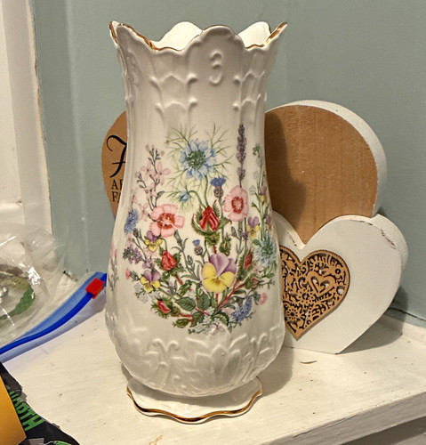 Aynsley wild tudor - bone, china