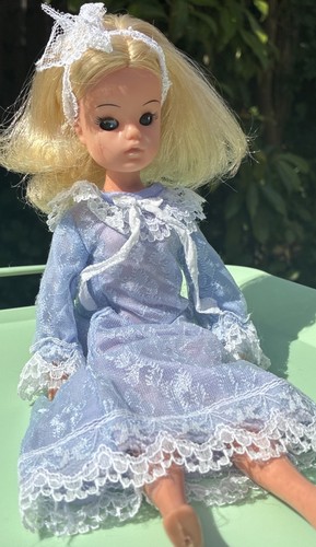 Vintage pedigree sindy doll - sindy,