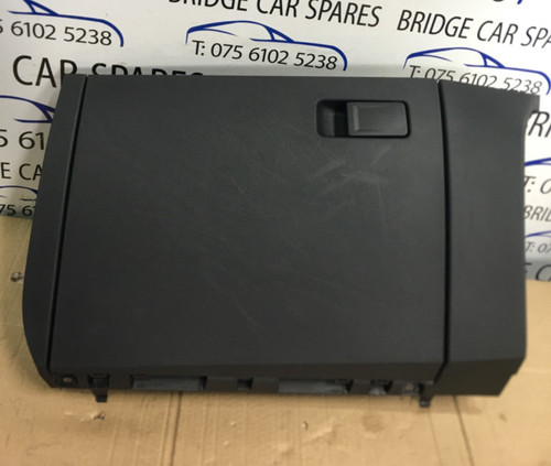 Polo 2018 glove box - ,