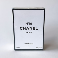 CHANEL No 19 Parfum Pure