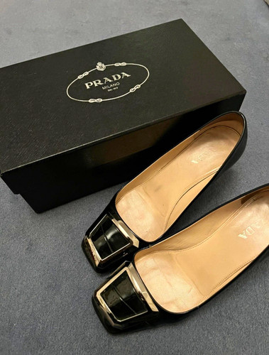 Prada black patent leather - black,