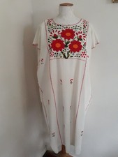 VINTAGE MEXICAN  FLORAL HAND