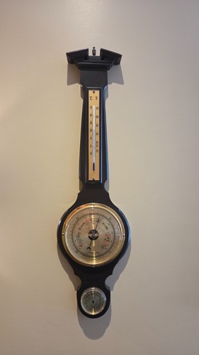 Vintage wooden wall - vintage, barometer