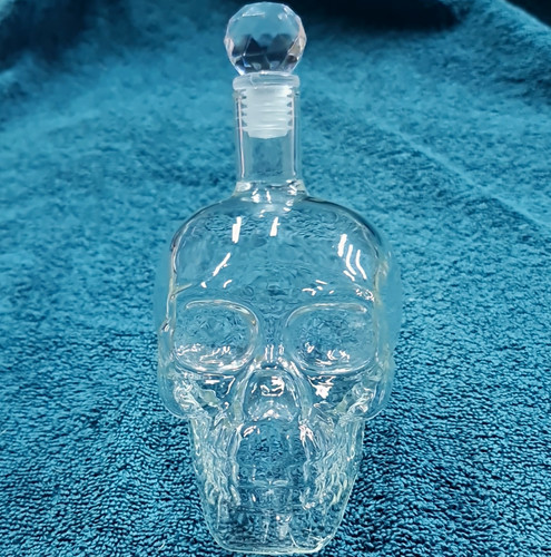Small clear glass skull - small,
