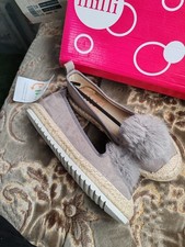 Milli Ladies Girls Grey Pompom