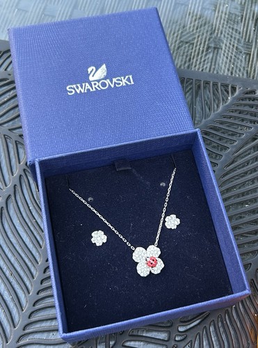 Swarovski swan crystal four - crystal,