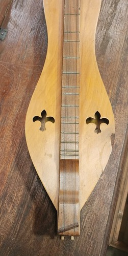 Mountain dulcimer missing one - mountain,