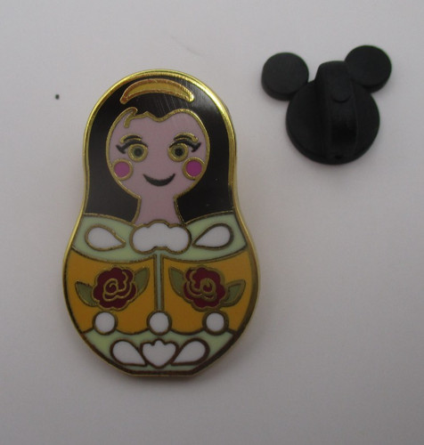 Disney pin belle - belle, doll