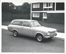 FORD ESCORT MK1 DE LUXE ESTATE 1970 PUBLICITY B/W PHOTOGRAPH