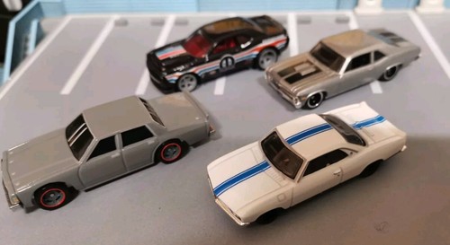 Hot wheels joblot premium - wheels, 4