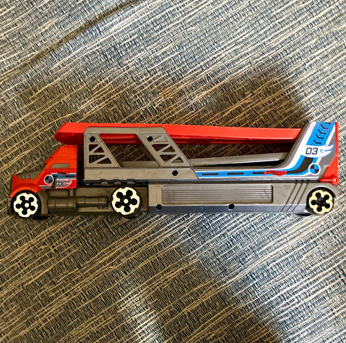Hot wheels car transporter - wheels,