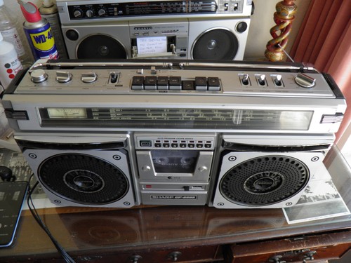 Very rare sharp 8585x radio - very,