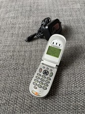 Motorola V66e Flip Mobile