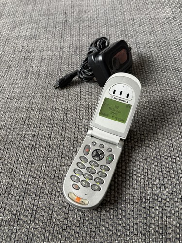 Motorola v66e flip mobile - motorola,