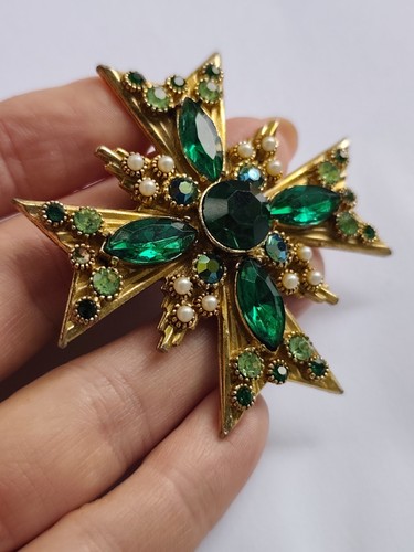 Vintage maltese cross brooch - maltese,