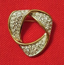 Pretty Ladies M&S Gold-Plated Brooch