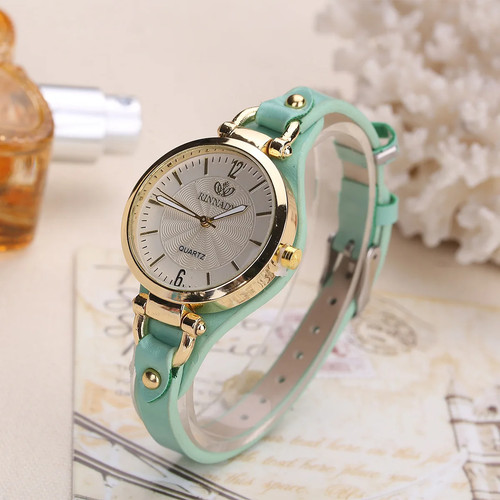 Women fashionable minimalist - fashionable,