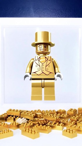 Gold minifigure display - mr,