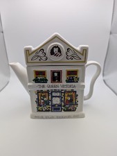 The Queen Victoria Pub Vintage Wade England Teapot