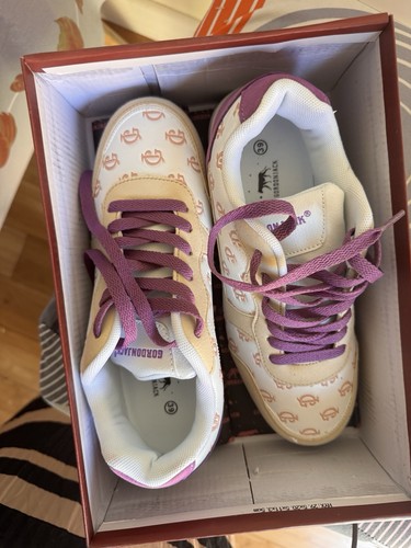 These appear beige - be,