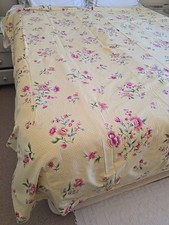 V&A Lemon Double Duvet Cover Springtime Posey Primrose 