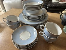 Royal Doulton 20pc Dinner Service