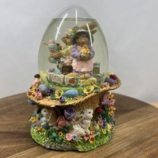 Easter Egg Spring Snow Globe
