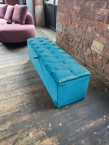 New window bay large - window, ottoman