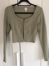 H&M Edition Trend green fitted cropped cardigan SIZE M ribbed stretch hook eye