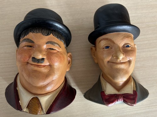 Pair vintage laurel and - pair,