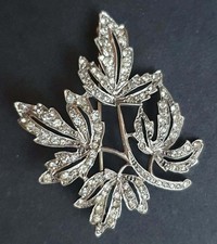 VINTAGE ART DECO STERLING SILVER PASTE BROOCH