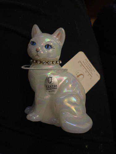 Fenton cat iridescent white - cat,